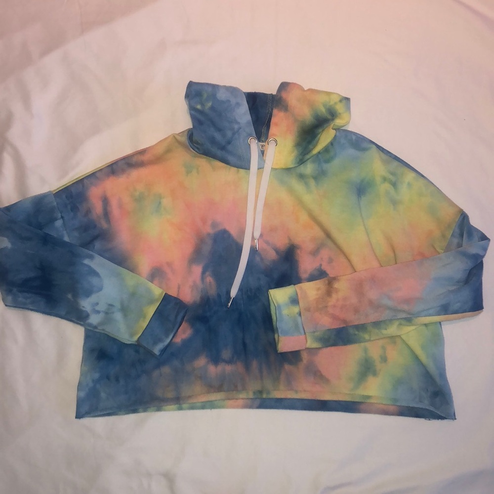 Tie dye cropped hoodie from Ardene